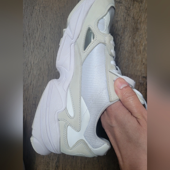 Adidas Falcon - Picture 14 of 16